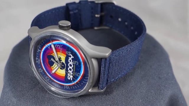 Timex x Space Snoopy MK1 TW2T82800 смотреть онлайн