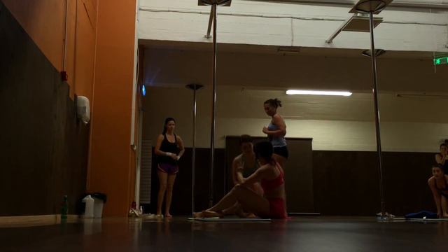 Каску пора одевать на тренировку #poledance 06.03.15 смотреть онлайн