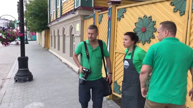 Зеленые человечки идут в "Татарскую усадьбу" смотреть онлайн