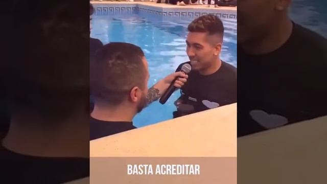 Водное Крещение игрока Ливерпуля Роберто Фирмино смотреть онлайн