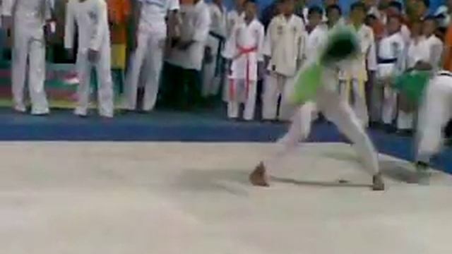 Capoeira Cordao de Ouro Reg kediri 02 смотреть онлайн