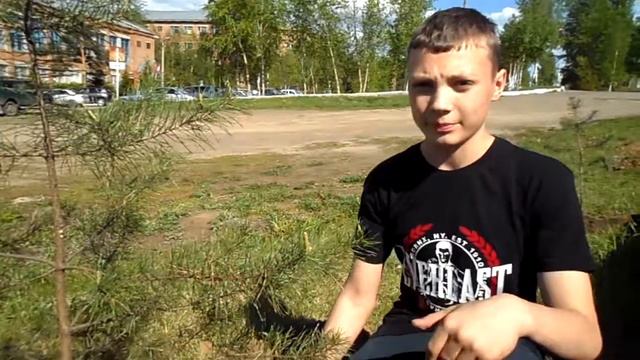 ПОЛИЦЕЙСКИЕ С ДЕТЬМИ ПОСАДИЛИ СОСНЫ смотреть онлайн