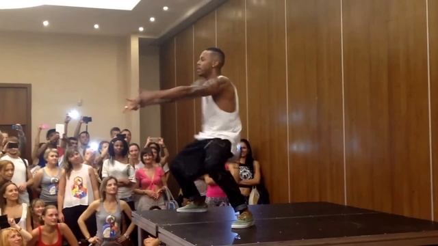 Reggaeton con Yoandy Villaurrutia #TimbaFest2015 смотреть онлайн