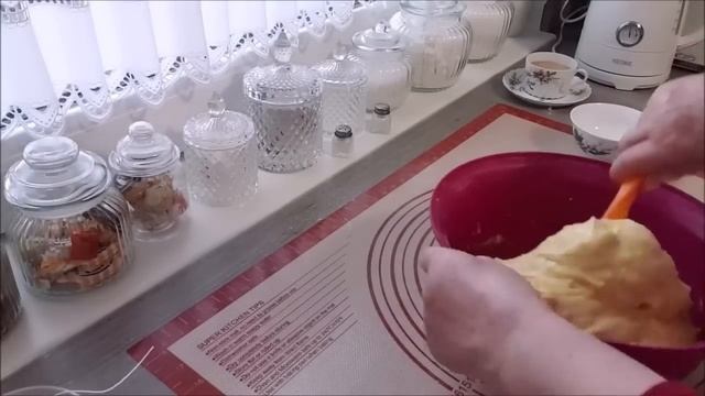 Рулет из тыквеного теста с начинкой!! смотреть онлайн