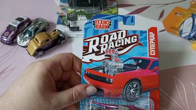 Распаковка и обзор машинок. Когда есть 1 - Hotwheels. #4 смотреть онлайн