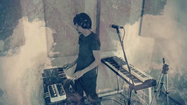 Alphavoyager - Synesthesia #2 (Minibrute, DX7, Keystep) смотреть онлайн