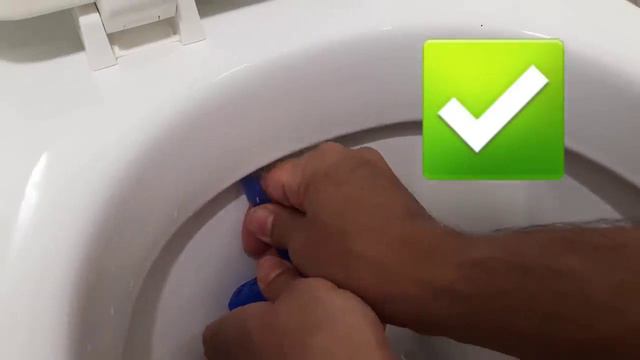 INSTALL BATHROOM FRESHENER THE RIGHT WAY - TOILET FRESHENER 🚽 смотреть онлайн