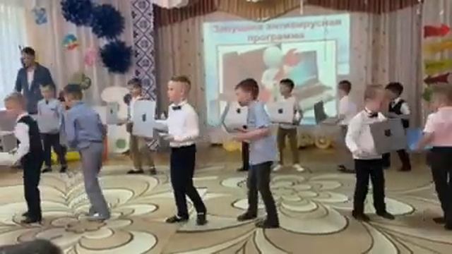 танец программистов Парахневич И П #выпускной #детскийсад смотреть онлайн