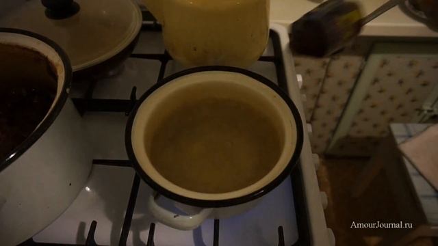 Как наклеить наклейки на пасхальные яйца