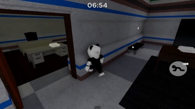 Побег от ПРИЗРАКОВ ПИГГИ в Роблокс! Обновление и новые скины в Roblox Piggy смотреть онлайн