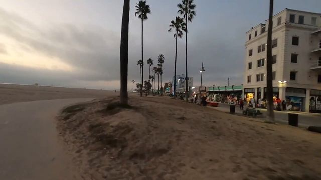 США #2 ЛОС-АНДЖЕЛЕС - Вечерняя велопрогулка по пляжам Венис и Санта-Моника смотреть онлайн