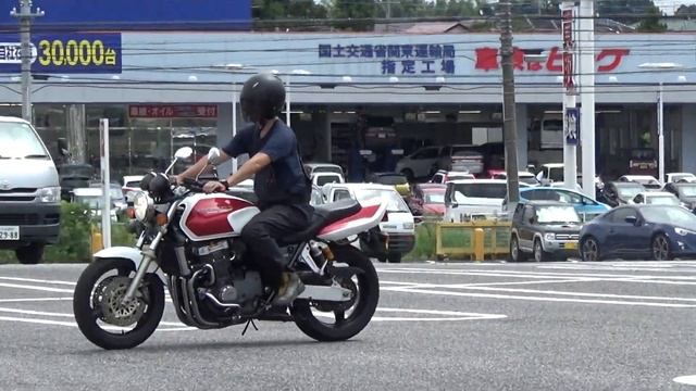 2100001555351 CB1000 Super Four S смотреть онлайн