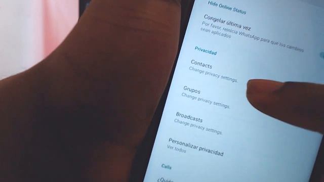 Como Ocultar el EN LINEA Y el ESCRIBIENDO en WhatsApp Plus 2021 смотреть онлайн