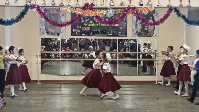 танец в ритме самбы "Ола-ола" смотреть онлайн