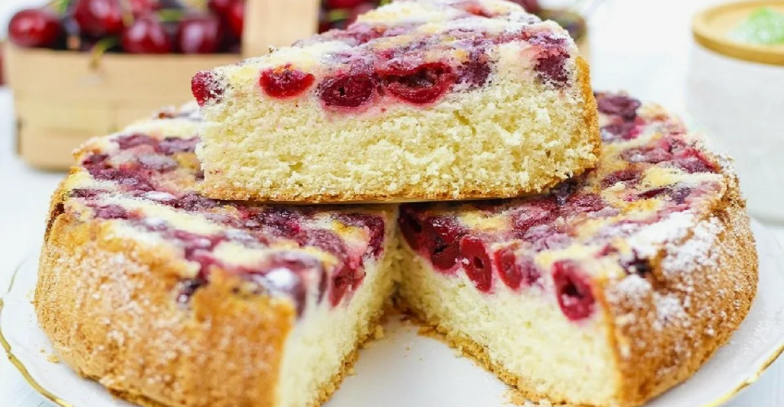 Пирог с вишней в духовке. Вишневый пирог без яиц.