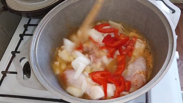 Куриные голени с овощами, можно подавать с рожками,картошкой и тд!!!#куриныеголени#рецепт#кулинария