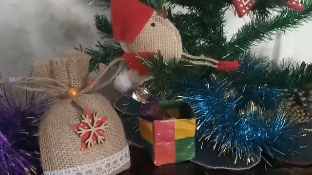 Новогодние чудеса начинаются смотреть онлайн