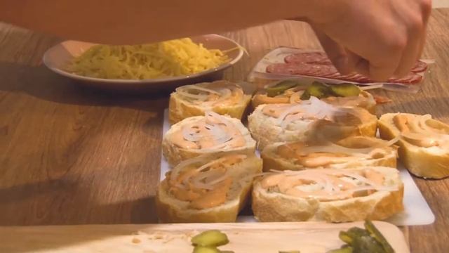 КРУТЕЙШИЙ ЗАВТРАК - горячие бутеры!?Мужская кулинария смотреть онлайн