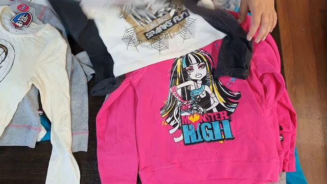 Кофточки для девочек, Monster High, Сток Лот №273а смотреть онлайн