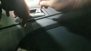 Hyundai Tucson how to open stuck door.