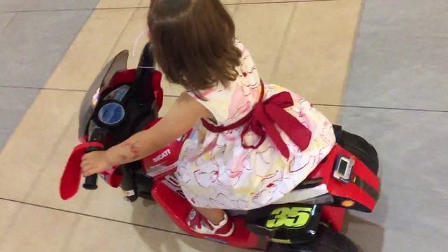 Ducati desmosedici 6 volti Peg Perego смотреть онлайн