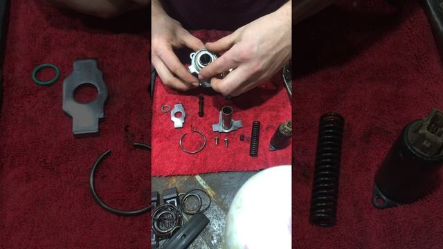 Ремонт гидронатяжителя фазорегулятора цепи VAG ( Ауди , пассат) смотреть онлайн