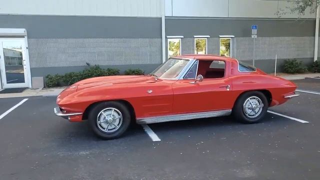 1963 Chevrolet Corvette Stingray Split Window смотреть онлайн