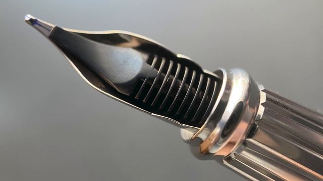 S.T. Dupont Space Odyssey Review смотреть онлайн