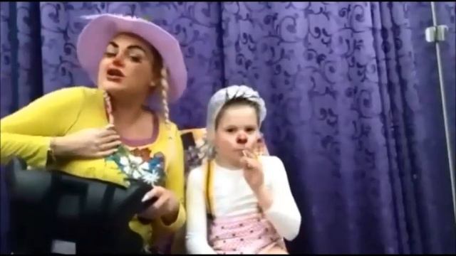 СЕМЬЯ СУХОВЕЙ "Песня фунтика" 7 гр смотреть онлайн