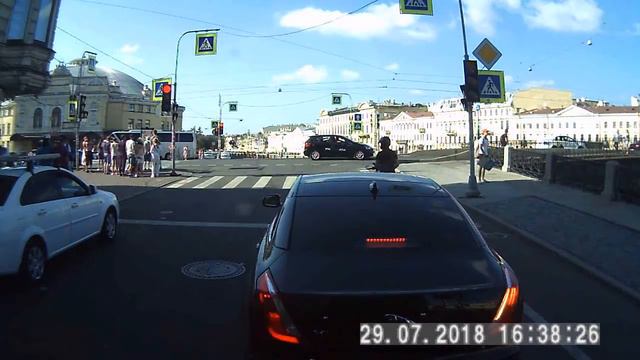 По КРАСНОМУ, по ВСТРЕЧКЕ, чтобы место не заняли... смотреть онлайн