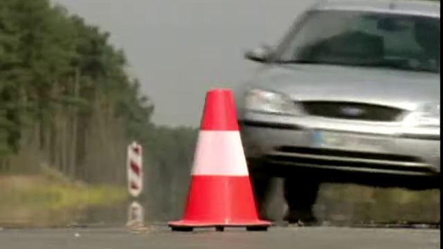 Top 10 Family Cars 2001: Ford Mondeo смотреть онлайн