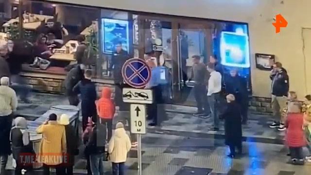Nikita Ivanov gets into a fight смотреть онлайн