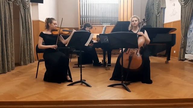 С.Рахманинов "Элегическое трио" №1 исп. Меланья Точилова, Любовь Мансырева и Дмитрий Цыганов смотреть онлайн