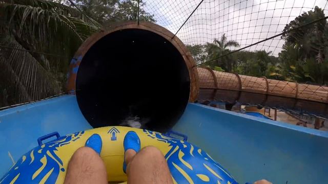 Water Slides at Wet World Water Park Shah Alam in Malaysia смотреть онлайн