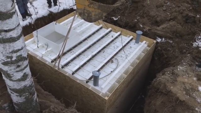 Монтаж пластикового погреба зимой | Installation of plastic cellar in winter смотреть онлайн