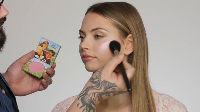 TheBalm Fire Game Day Highlighting Shadow/Blush Duo - Хайлайтер-румяна для лица смотреть онлайн