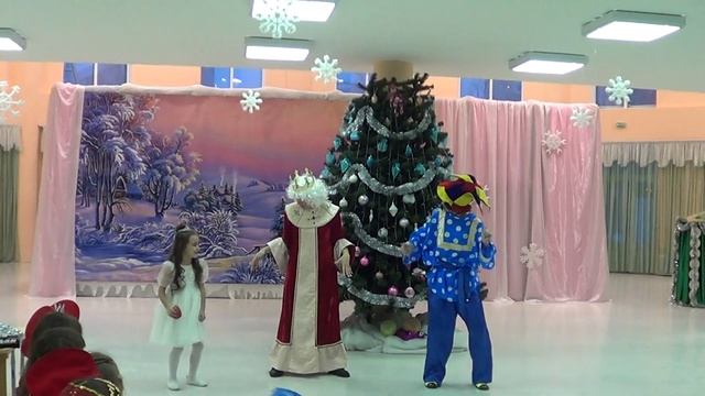 Аделина в роли Царевны Несмеяны в сказке "В гостях у царя Гороха", д/с "Ладушки", Тольятти, 26.12.1 смотреть онлайн