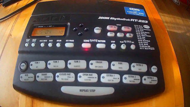 Lofi house beat made with Zoom RT223 drum machine -NawyQ смотреть онлайн