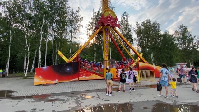 В Парке Маяковского лето 2022 новые аттракционы/Мой день в отпуске/Екатеринбург где развлечься смотреть онлайн