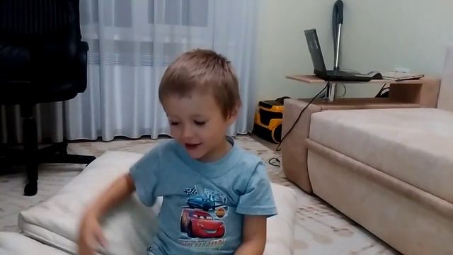 Юра хахуда и диванные подушки смотреть онлайн