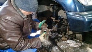 Замена ступичного подшипника на мицубиси паджеро пинин.