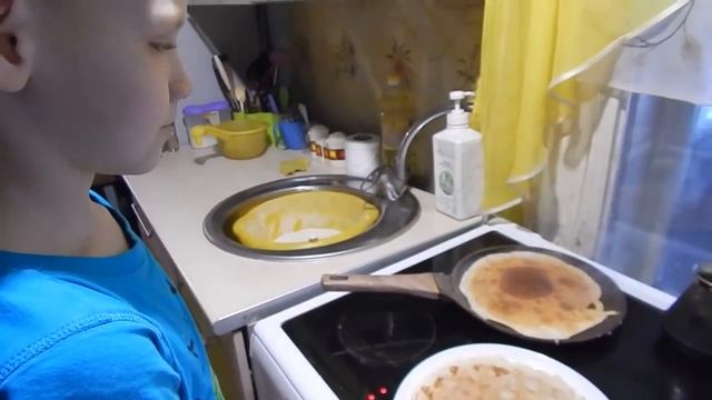 Вася чистит снег\ Печём блины с Мишей\ Неожиданная поломка\ смотреть онлайн