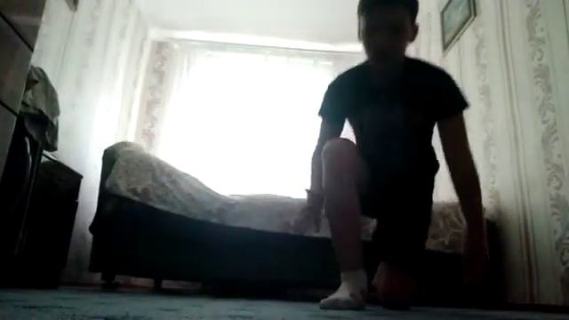 бэби фриз и стойка на голове смотреть онлайн