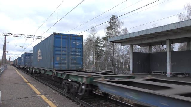 Электровоз ВЛ80С-913/912 с грузовым поездом смотреть онлайн