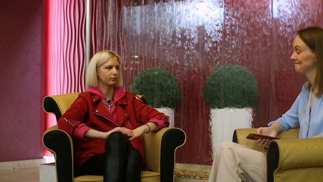 Entrevista: Anastasia - Estilista rusa ( Русский стилист - Интервью - Анастасия Свободных ) смотреть онлайн