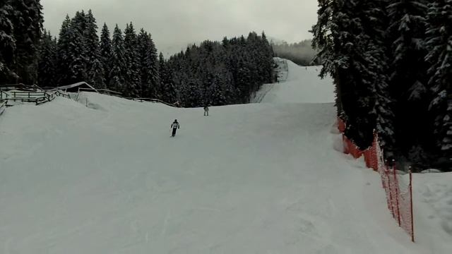 Ortisei, Val Gardena, Italy 2010 - Andrew teaching Marc how to ski смотреть онлайн