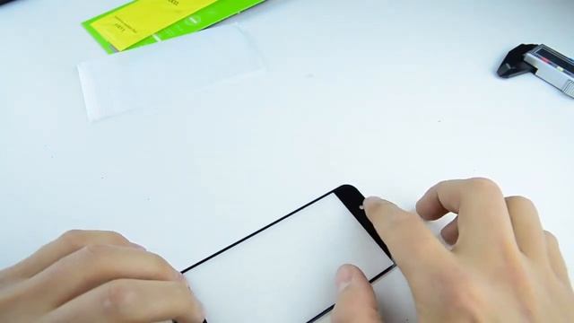 Защитное стекло на iPhone SE (2020) \ 7 \ 8 от компании Hoco смотреть онлайн