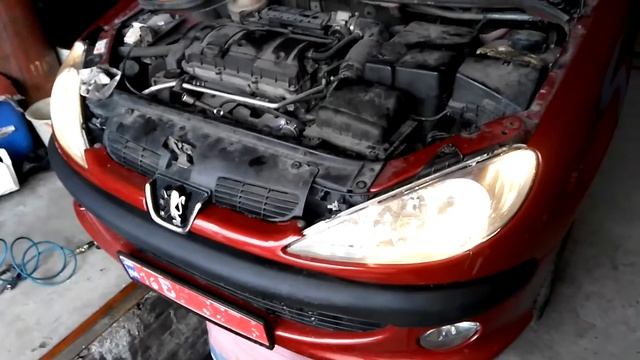 "ГТ" Как поменять масло и фильтра ДВС на Пежо 206 СС. 1.6i 16v. смотреть онлайн
