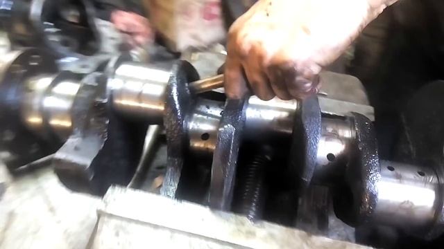 ГАЗ 53 Засранный в хлам коленвал - ужас, довели до такого!!! смотреть онлайн