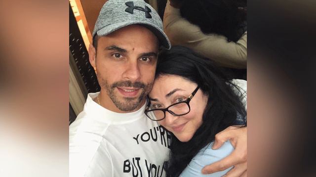 Муж еще не вышел из моего сердца! Лолита отправляет бывшему смски за которые на утро стыдно